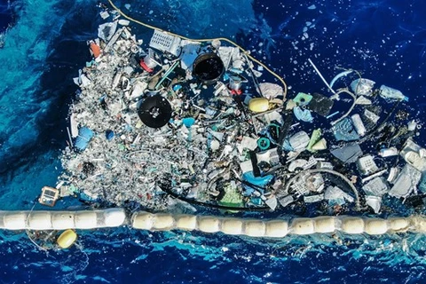 Ordena premier de Vietnam una gestión más estricta de los residuos plásticos