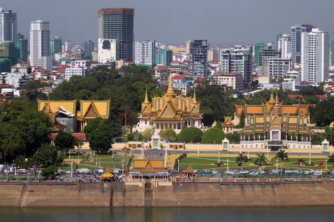 Camboya considera flexibilizar las regulaciones sobre la tasa de trabajadores extranjeros