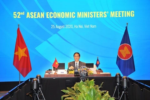 Ministros de la ASEAN revisan la implementación de iniciativas económicas