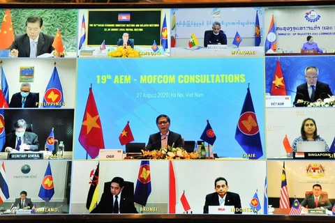 ASEAN y China impulsan vínculos comerciales