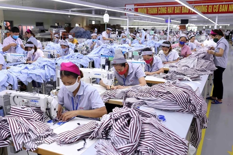 Vietnam capta 19 mil 540 mil de dólares de inversión extranjera directa