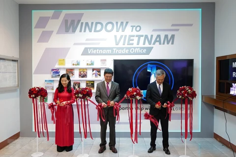 Vietnam busca promover cooperación en comercio, inversión y turismo con Tailandia
