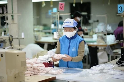 Empresa vietnamita exporta mascarillas a más de 30 países