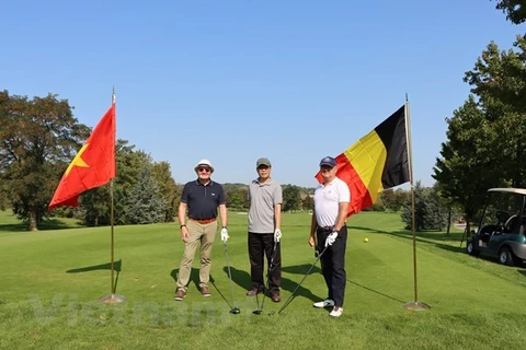 Efectúan en Bélgica torneo de golf para apoyar a víctimas vietnamitas del agente naranja