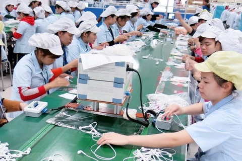 Inversiones extranjeras directas en Vietnam se centran en industria de procesamiento y manufactura 