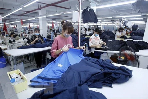 Más empresas italianas invierten en la industria textil vietnamita