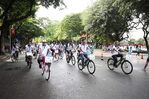 Carrera de bicicletas por Hanoi ayuda a aumentar conciencia sobre protección ambiental