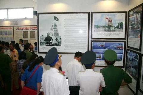 Exhiben documentos de evidencias históricas y legales de soberanía vietnamita sobre Hoang Sa y Truong Sa