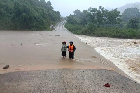 Cinco personas mueren por inundaciones en Vietnam