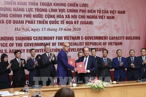 Cooperan Vietnam y Estados Unidos en construcción de gobierno electrónico 