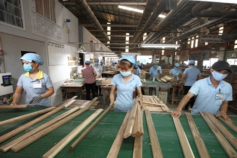 Vietnam espera alcanzar más de 12 mil millones de dólares por venta de madera y derivados