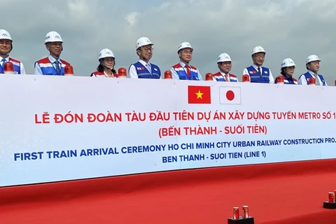 Presentan en Ciudad Ho Chi Minh primer tren de la línea de metro
