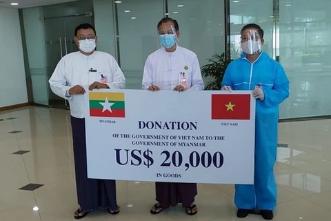  Vietnam entrega suministros médicos a Myanmar para apoyar la lucha contra COVID-19
