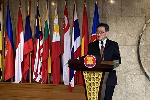 ASEAN y sus entidades asociadas fortalecen cooperación