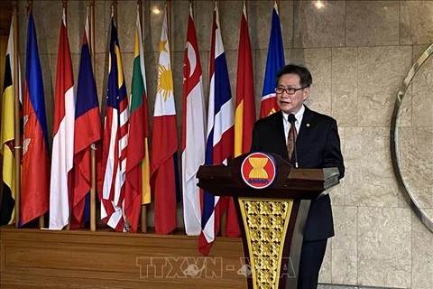 Lanzan programa de becas para jóvenes líderes ASEAN-China 2020