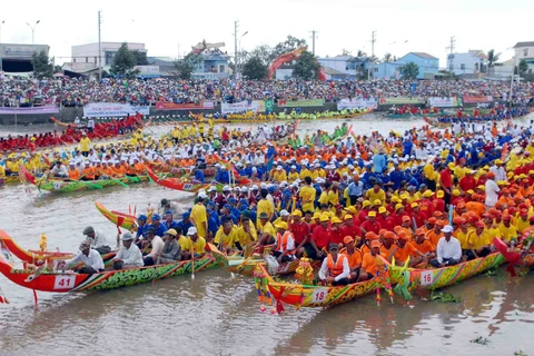 Inauguran Festival tradicional de Ok Om Bok 2020 en Tra Vinh