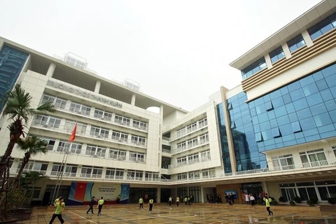 Integrada primera escuela secundaria pública de Hanoi al sistema de Cambridge