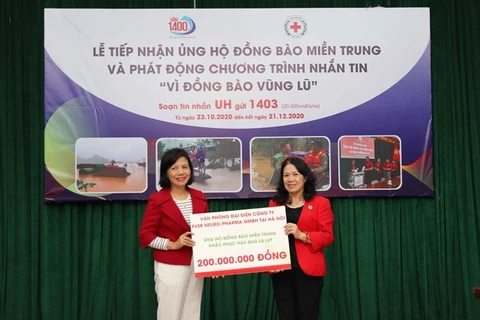 Cruz Roja de Vietnam suministra asistencia de emergencia a familias afectadas por inundaciones