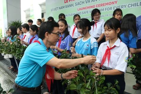 Niños en Ciudad Ho Chi Minh por proteger medio ambiente 