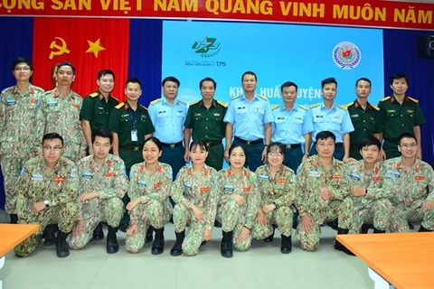 Inauguran en Vietnam curso de capacitación en transporte aéreo para oficiales de hospital de campaña