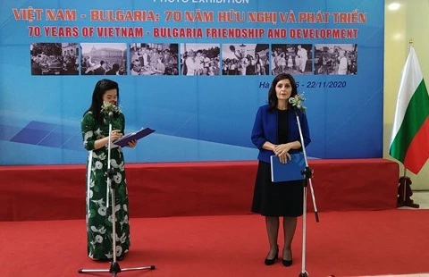 Embajadora búlgara valora la vitalidad y fuerza del pueblo vietnamita