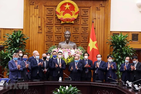 Vietnam crea condiciones favorables a inversores extranjeros, dice Premier 