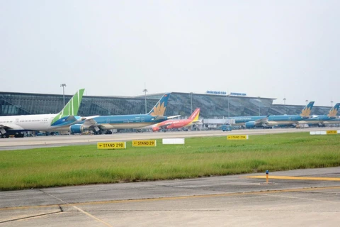 Proponen incluir dos aeropuertos para recibir a vietnamitas repatriados
