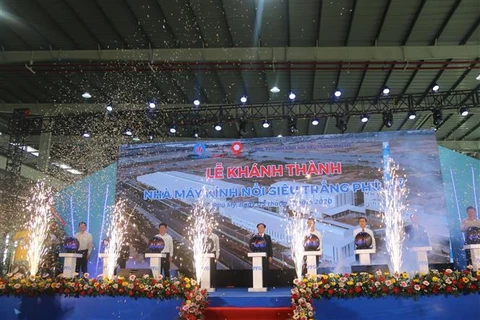 Comienzan construcción de fábrica de vidrio flotado súper blanco en provincia vietnamita