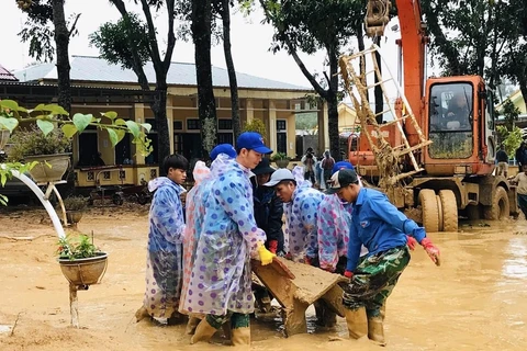 Piden medidas sincrónicas para superar consecuencias de desastres naturales en Vietnam
