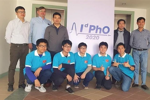 Vietnam gana medallas en Olimpiada Internacional de Física 2020