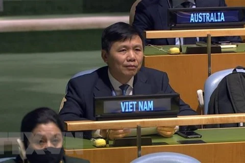 Vietnam llama a acelerar proceso de descolonización en el mundo