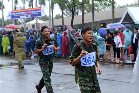 Nutrida participación en maratón conmemorativo por aniversario de Ejército Popular de Vietnam 
