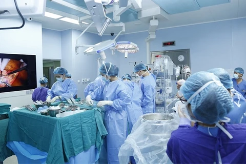 Hospital vietnamita, con récord de trasplantes hepáticos en una semana