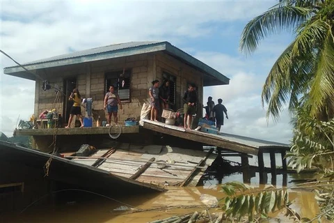 Filipinas evacua a casi 10 mil personas por lluvias torrenciales
