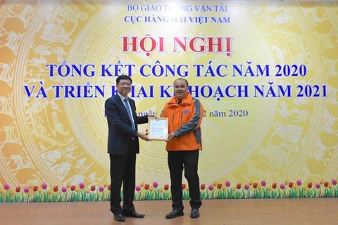 Capitán vietnamita recibe premio de Organización Marítima Internacional