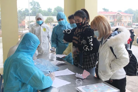 Vietnam confirma cinco nuevos casos importados del COVID-19 