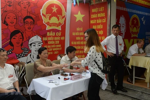 Premier de Vietnam exige garantizar democracia y equidad de elecciones 