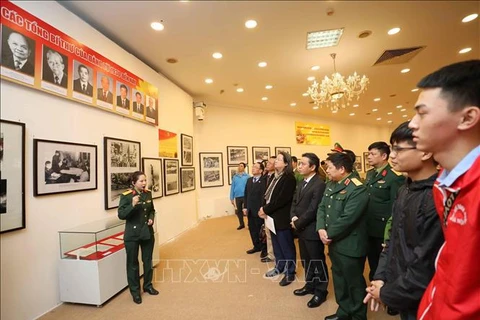 Efectúan en Hanoi exposición sobre el Partido Comunista de Vietnam