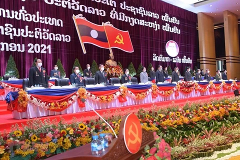 Dirigente de Vietnam felicita a Laos por el éxito del XI Congreso Nacional del PPRL