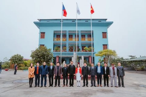 Empresa checa respalda producción de rodillos industriales en provincia vietnamita