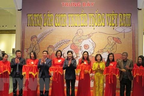 Inauguran exposición de pinturas folclóricas tradicionales de Vietnam