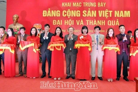 Inauguran exposición “Partido Comunista de Vietnam - Congreso y Resultado” en provincia norteña