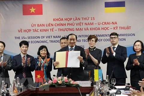 Vietnam y Ucrania buscan promover intercambio comercial