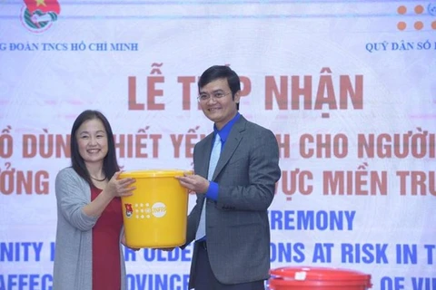 UNFPA ayuda a ancianos en provincias vietnamitas afectadas por inundaciones