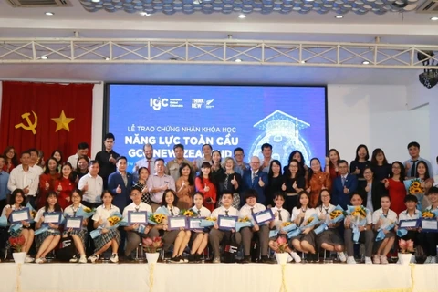 Estudiantes vietnamitas reciben certificado de competencia global de Nueva Zelanda