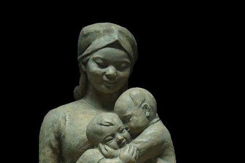 Celebran en Hanoi exposición de esculturas con motivo del XIII Congreso partidista