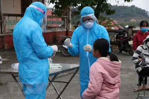 Unidas localidades de Vietnam en lucha contra el COVID-19