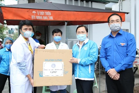 Entregan 1,5 millones de mascarillas médicas a localidades con nuevos casos de coronavirus en Vietnam 
