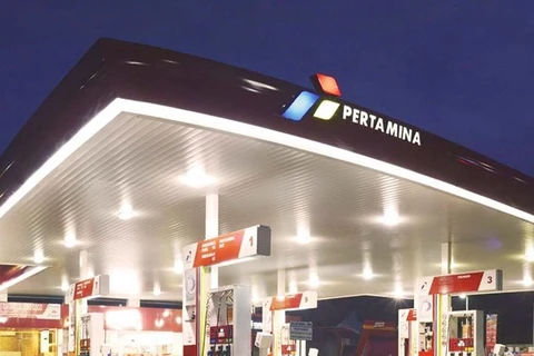 Compañía estatal de petróleo de Indonesia alcanza ganancias de mil millones de dólares en 2020