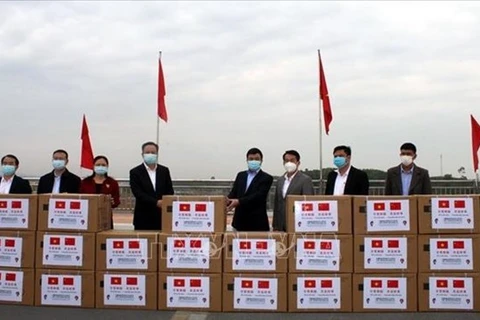 Ofrece ciudad china insumos médicos a provincia vietnamita afectada por rebrote de COVID-19